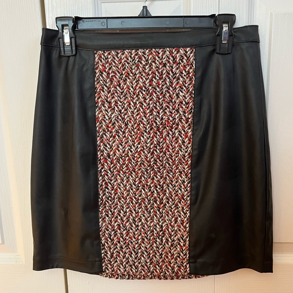 BCBGMAXAZRIA Women’s Faux Leather Tweed Mini Skirt